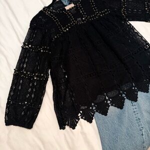 Elegant Black Lace Blouse (S) Brand New !